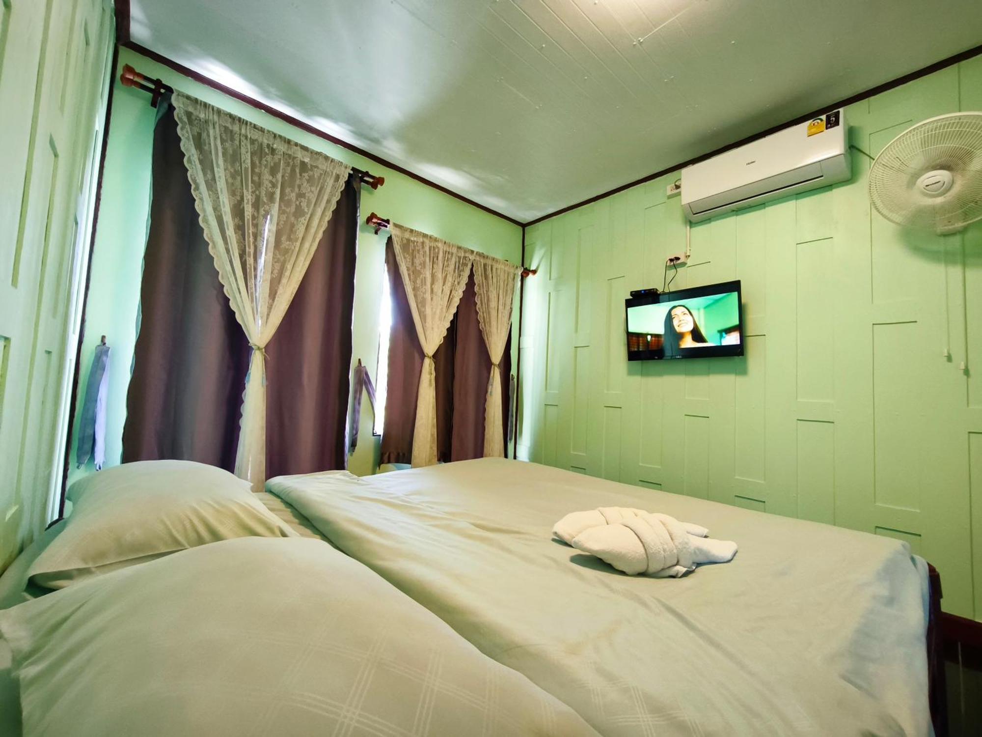 Boat And House Resort Khao Kho Exterior photo