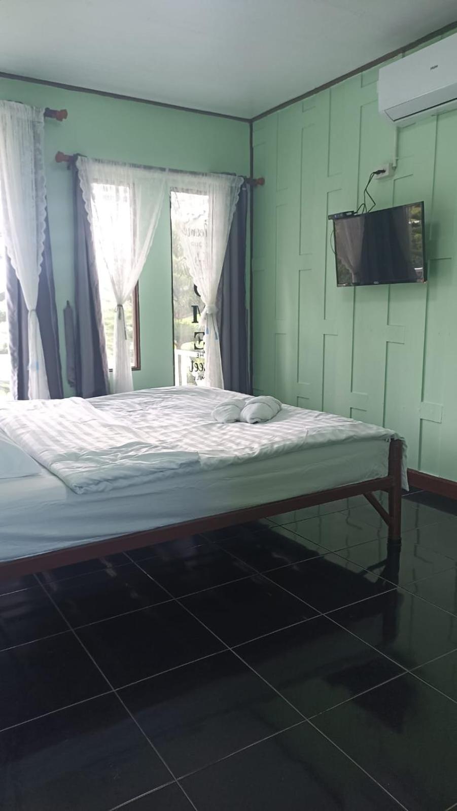 Boat And House Resort Khao Kho Exterior photo